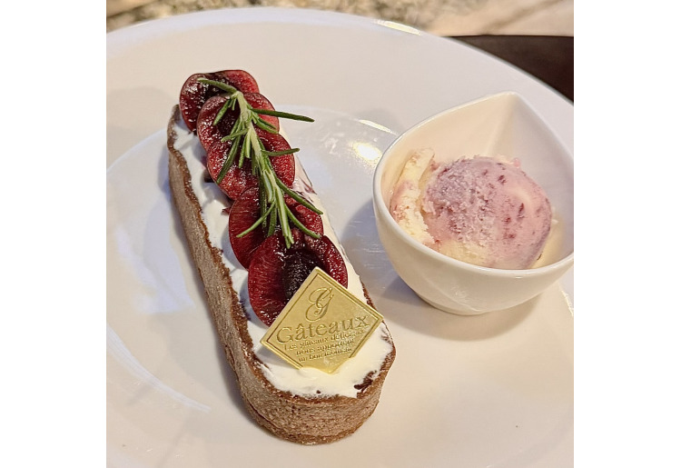 季節のタルト、ケーキ